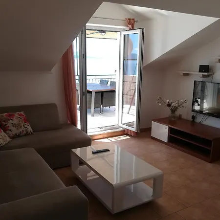 Pava Apartment *
